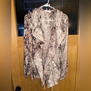 BAND OF GYPSIES MS SIZE Lrg MULTI-COLOR SNAKESKIN PRINT FLYAWAY JACKET